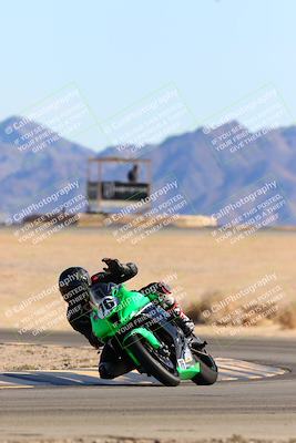 media/Jan-08-2022-SoCal Trackdays (Sat) [[1ec2777125]]/Turn 4 (1145am)/